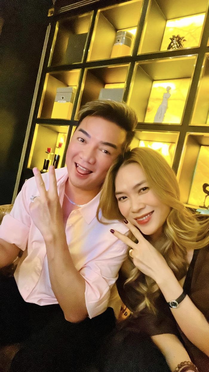 Mr. Đàm đưa con gặp gỡ dàn sao Việt, Polo bẽn lẽn khi Mỹ Tâm cưng nựng