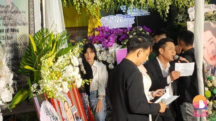 Đêm cuối tang lễ NSƯT Vũ Linh: Thanh Hằng ngã quỵ, Thoại Mỹ khóc ngất