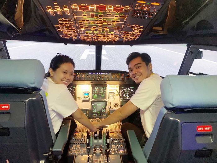 Nữ cơ phó Việt bỏ nghề tiếp viên bên Dubai để làm phi công