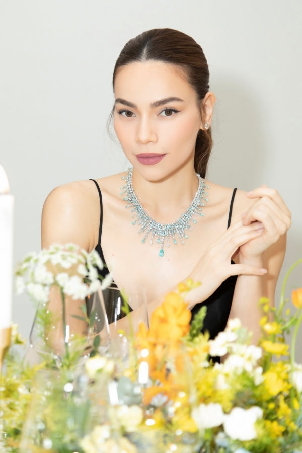 Hồ Ngọc Hà chưa từng bị “lép vế” khi đọ sắc với đàn em