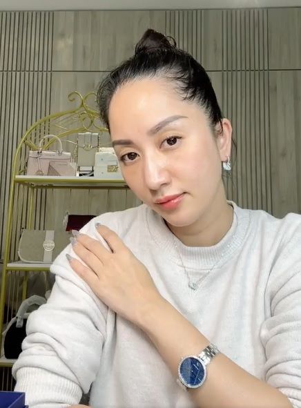 Hội mẹ bầu Vbiz kiệm son phấn: Dành “duyên” cho em bé
