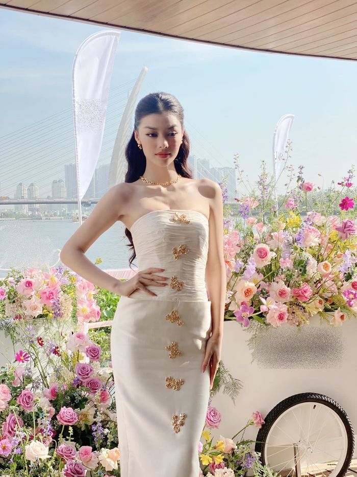Kiều Loan mạnh dạn đi event lia lịa sau sửa sang, đụng đầm Ngọc Châu
