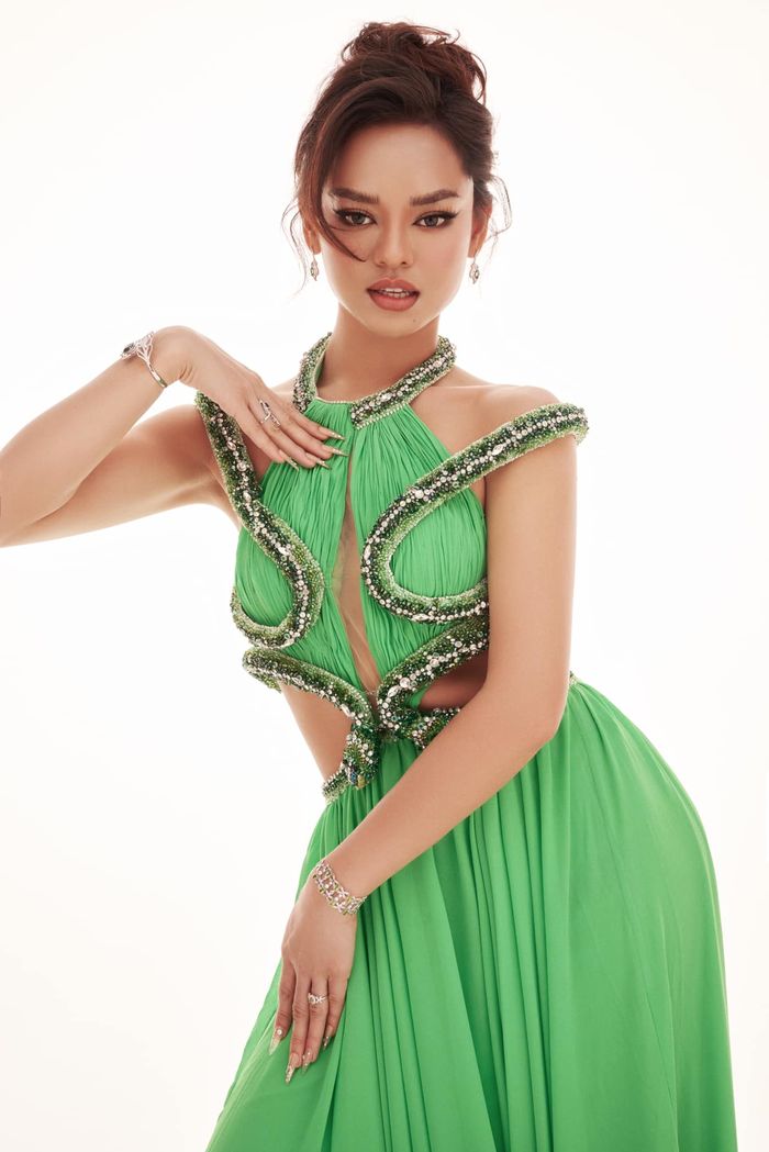 Mai Ngô thay đổi ngoạn mục, đến Hương Giang cũng phải khen