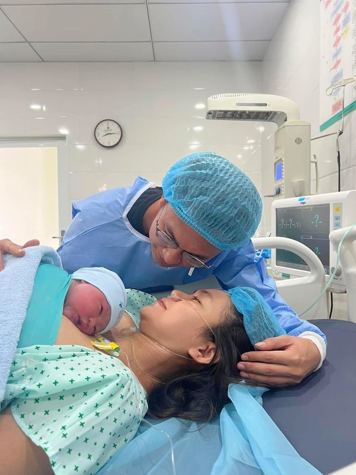 Mâu Thủy đón sinh nhật đầu tiên với vai trò mẹ bỉm sữa