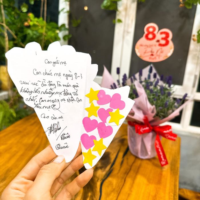 Mỹ nhân Việt khoe quà 8/3: Khánh Thi đón tin vui, tổ ấm thêm người
