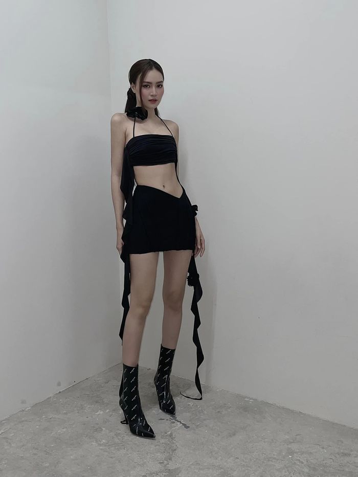Mỹ nhân Việt thuộc phái toàn chân: Ai đọ lại chị em Thiều Bảo Trâm