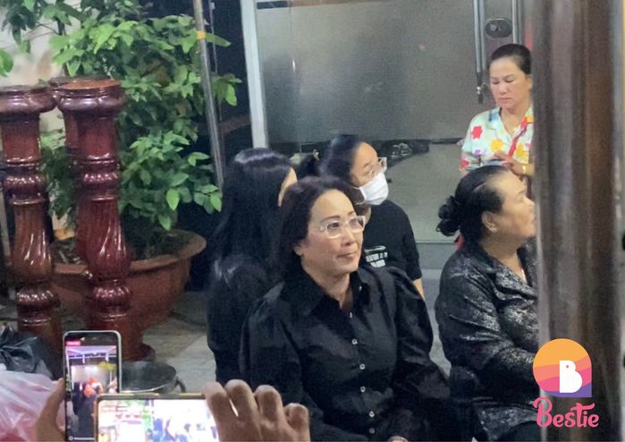 Nghệ sĩ Linh Tâm, Thanh Hằng đến chia buồn cùng gia quyến NSƯT Vũ Linh