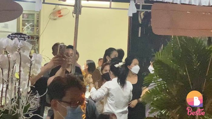 Nghệ sĩ Linh Tâm, Thanh Hằng đến chia buồn cùng gia quyến NSƯT Vũ Linh
