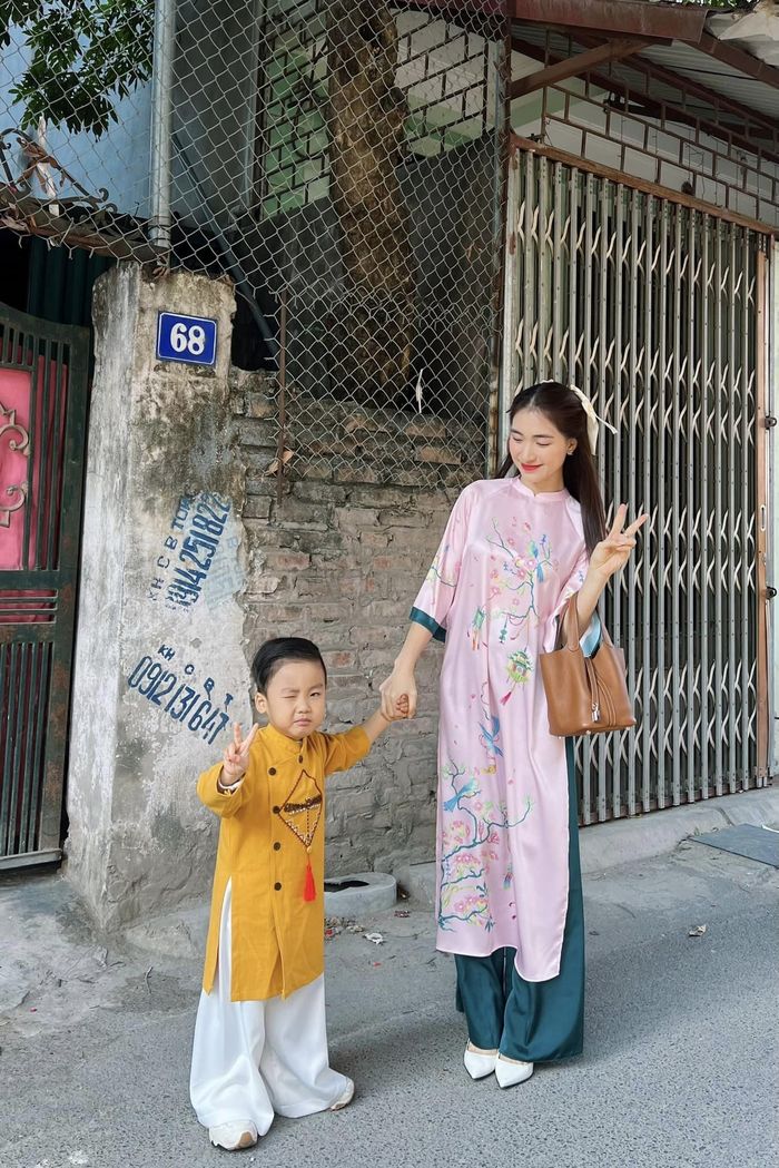 Những lần Hòa Minzy rơi nước mắt vì chuyện tình cảm