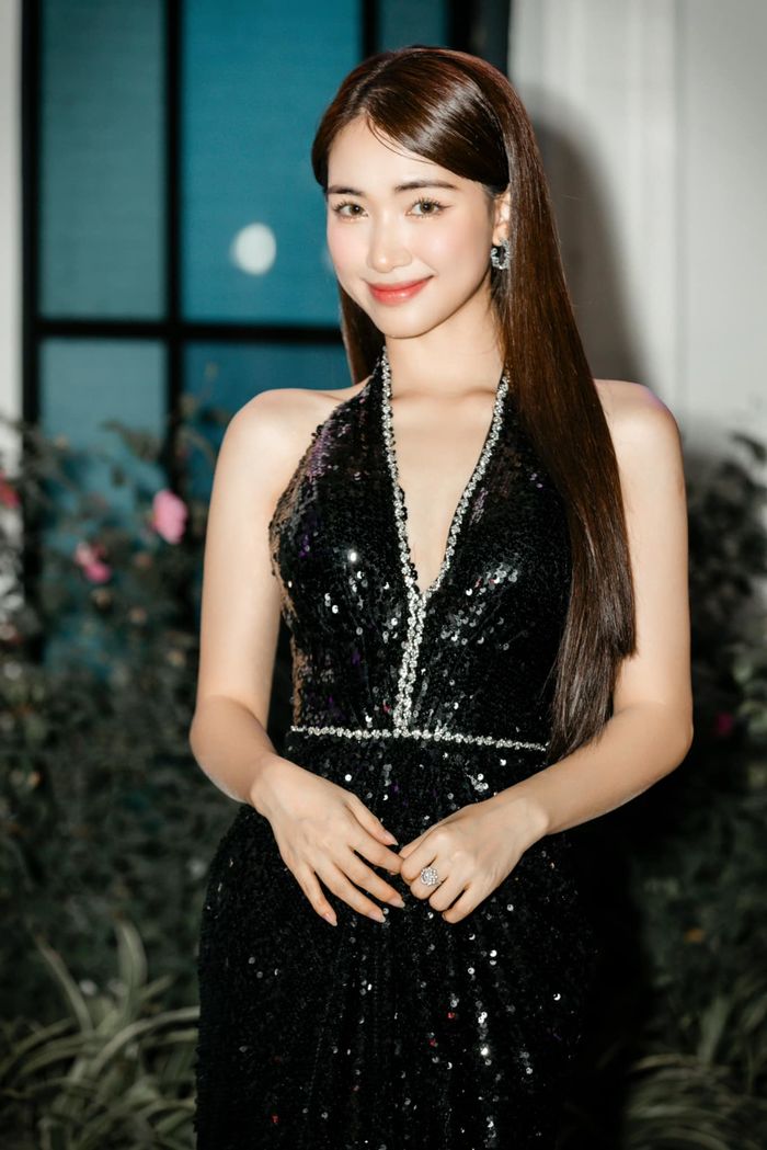 Những lần Hòa Minzy rơi nước mắt vì chuyện tình cảm