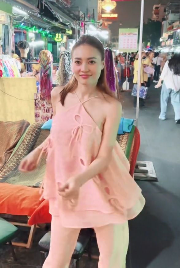 Ninh Dương Lan Ngọc cất hình tượng “ngọc nữ”: Quẩy hết mình ở Thái Lan