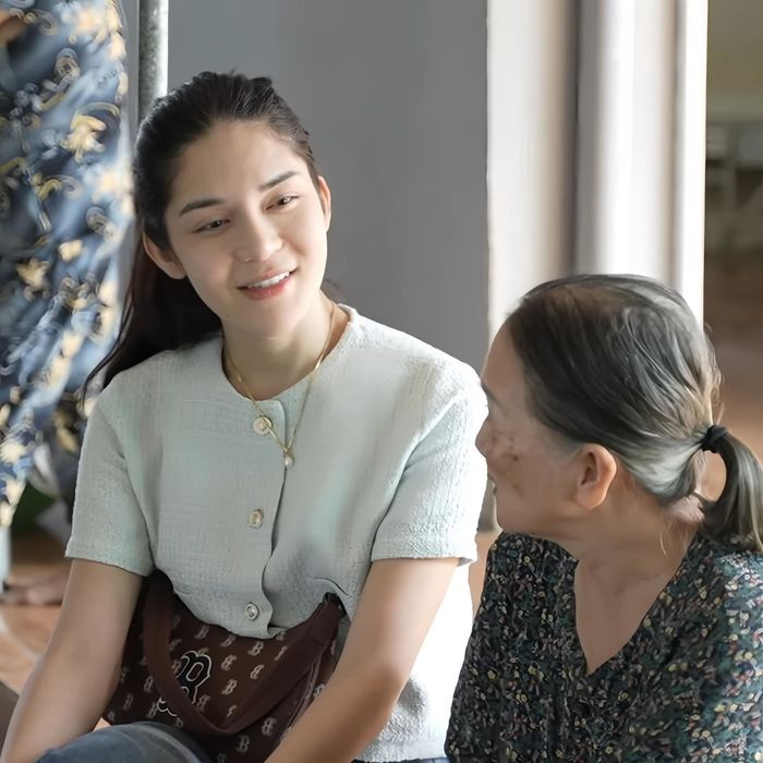 Thủy Tiên dắt team đi thiện nguyện: Lý Huỳnh My cũng dễ thương chứ bộ