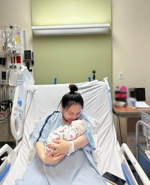 Tìm con gian nan, Múi Xù khoe ảnh công chúa đầu lòng trong niềm vỡ òa