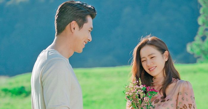 Son Ye Jin đăng ảnh kỷ niệm 1 năm ngày cưới Hyun Bin: Ly hôn đâu ra