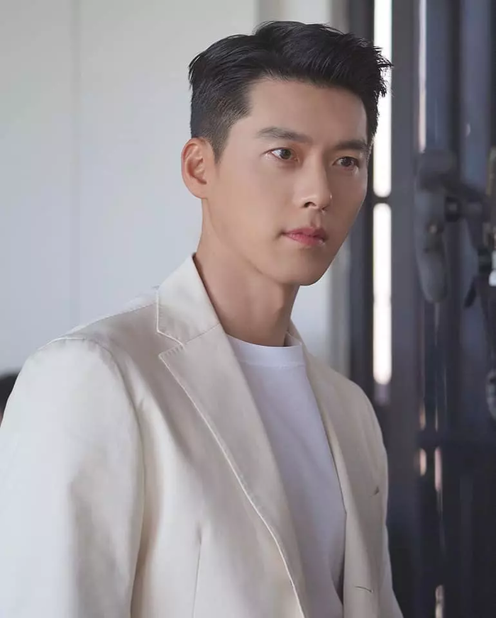 Son Ye Jin đăng ảnh kỷ niệm 1 năm ngày cưới Hyun Bin: Ly hôn đâu ra