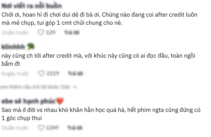 Tranh cãi trào lưu chụp ảnh check-in với màn hình kết phim