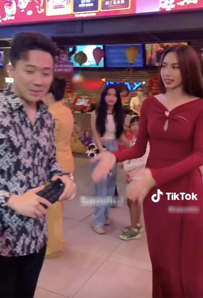 Từng bị mời xuống thảm đỏ, nay Thùy Tiên tinh tế không chen hàng