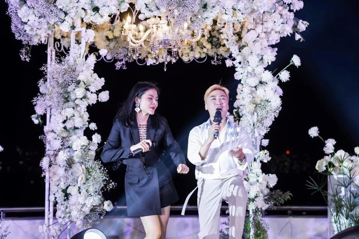 Vân Trang ghi điểm khi dự đám cưới: Mặc tinh tế nhưng vẫn nổi bật