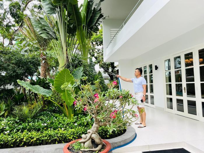Vợ chồng Chi Bảo tậu thêm biệt thự: Trở thành hàng xóm Vũ Khắc Tiệp