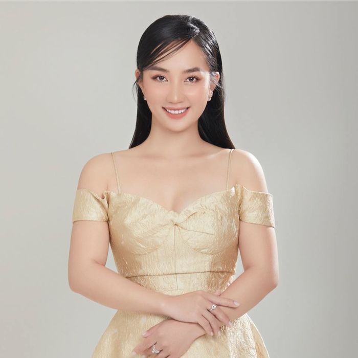 Vợ Dương Lâm mê đồ bộ 35k: Mặc từ nhà ra phố, đến mức bị nói câu like