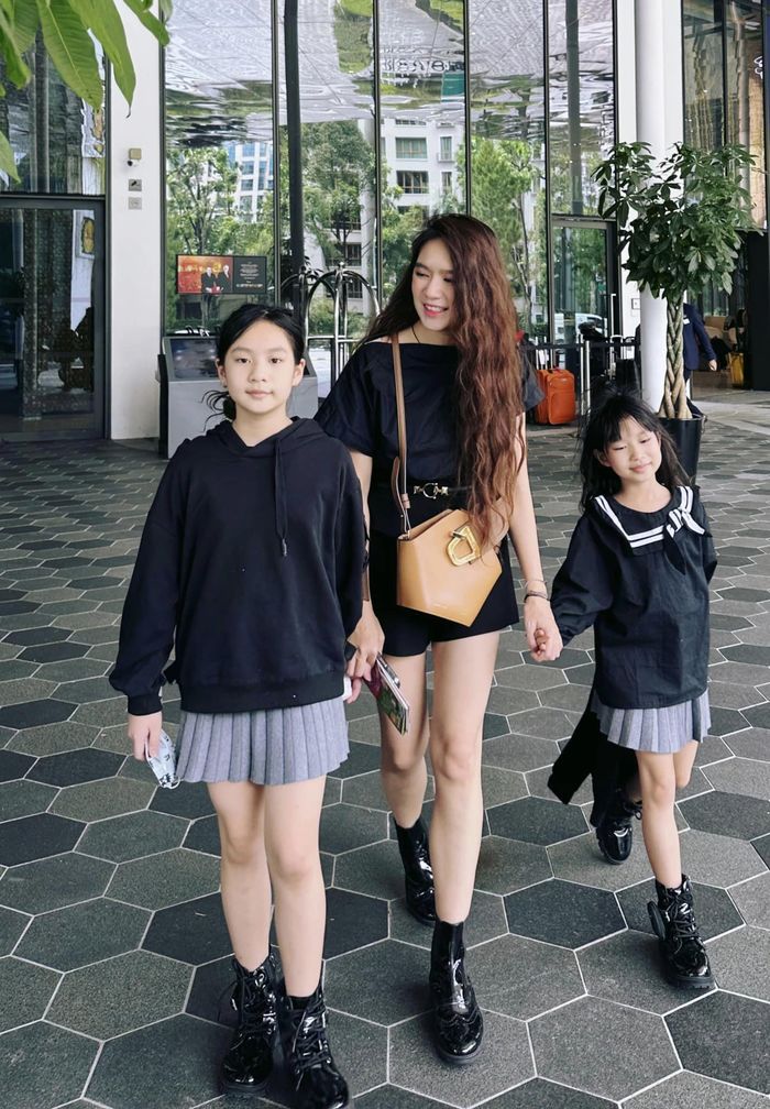 Vợ kém 17 tuổi của Lý Hải: Đẻ 4 con mà cứ như gái son