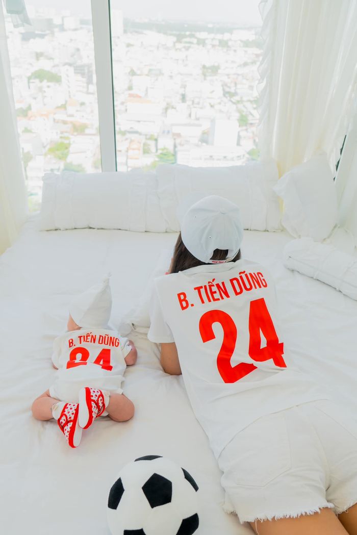 Vợ Tây Bùi Tiến Dũng viết tâm thư: Thừa nhận ghen tị vì chồng hoàn hảo