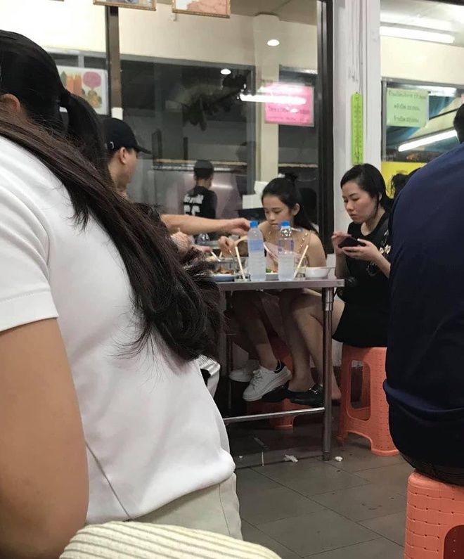 Vướng tin hẹn hò, nay Will - Linh Ka bỗng ngó lơ nhau trên thảm đỏ
