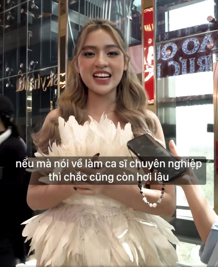 Trần Thanh Tâm thừa nhận hát nhép, tiết lộ đang đi học thanh nhạc