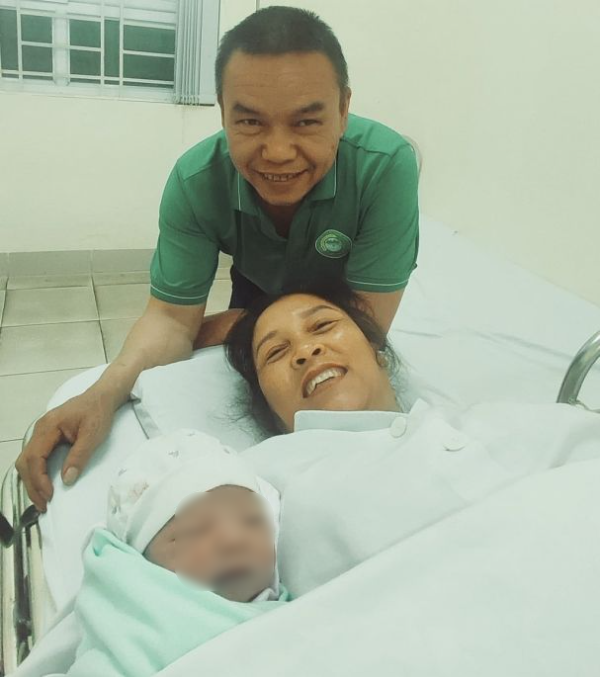 Người phụ nữ U60 vẫn sinh con bằng phương pháp tự nhiên
