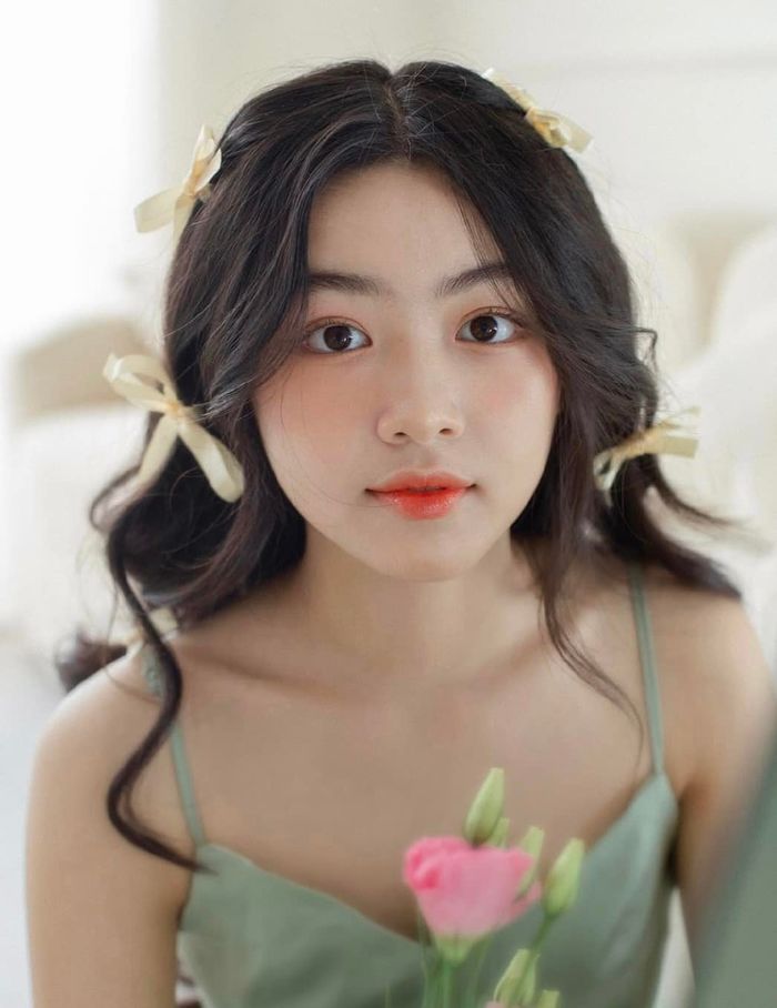 Ái nữ Quyền Linh tròn 17 tuổi, chưa muốn có bạn trai vì phải học hành