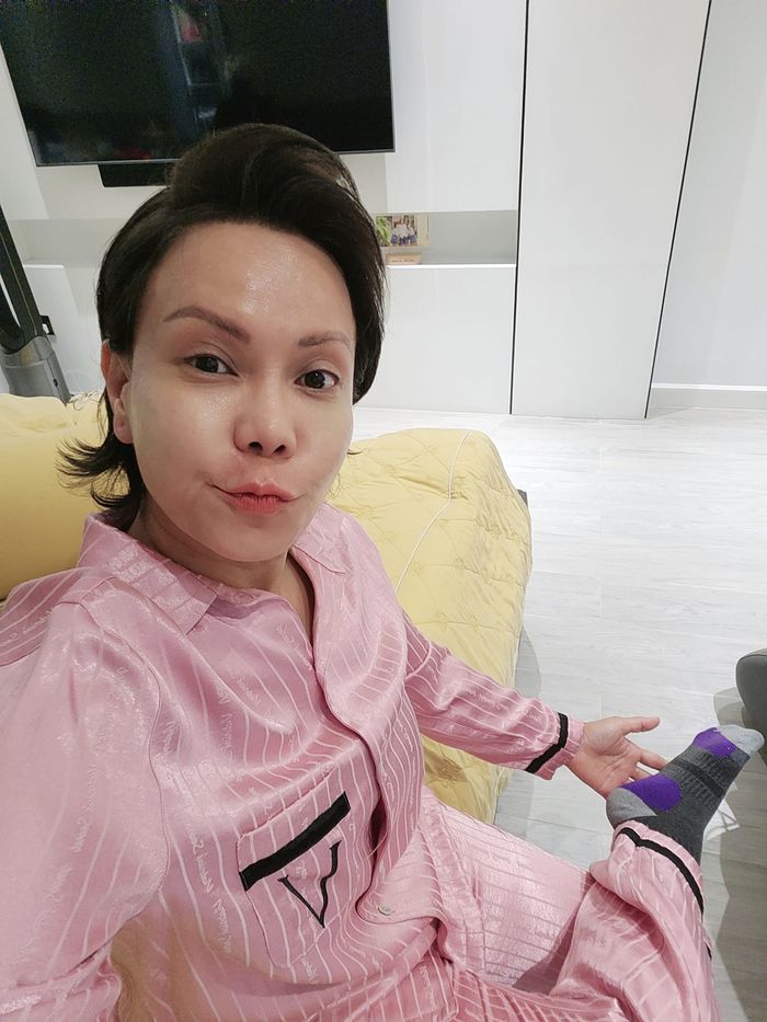Ảnh hot sao Việt 6/4: Chồng Minh Hằng lăn xả chụp ảnh cho vợ bầu