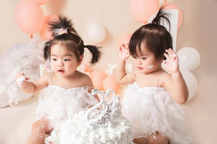 Cặp sinh đôi nhà Vân Trang bé tí đã có gu ăn mặc: Chuộng đồ dễ thương