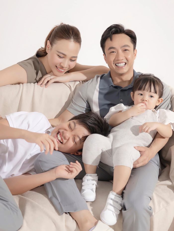 Đàm Thu Trang tinh tế: Hậu kết hôn chỉ mang dép thấp, quan tâm Subeo
