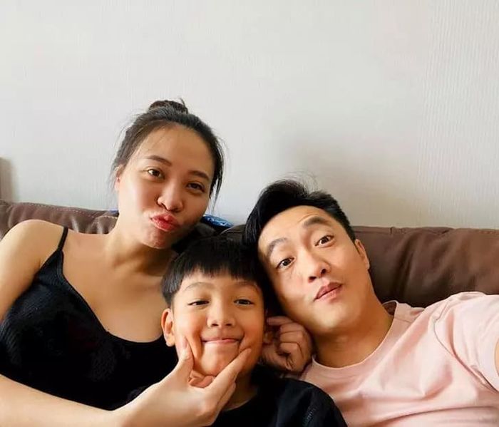 Đàm Thu Trang tinh tế: Hậu kết hôn chỉ mang dép thấp, quan tâm Subeo