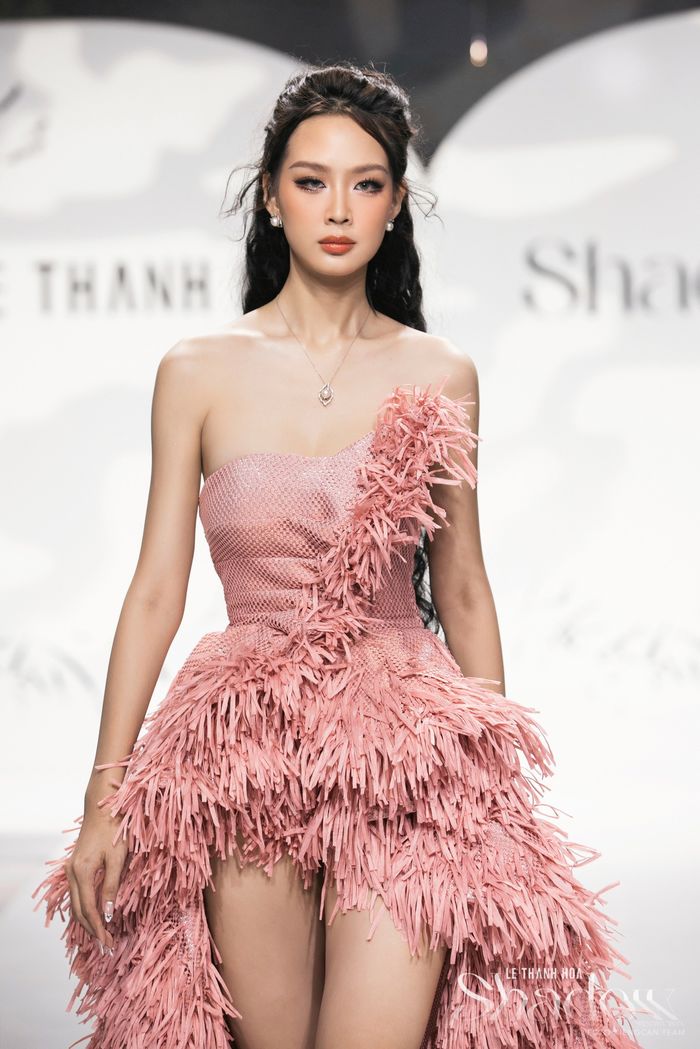 Bảo Ngọc, Phương Nhi lần lượt lên tiếng khi bị chê trình catwalk kém