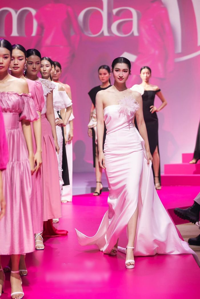 Bảo Ngọc, Phương Nhi lần lượt lên tiếng khi bị chê trình catwalk kém