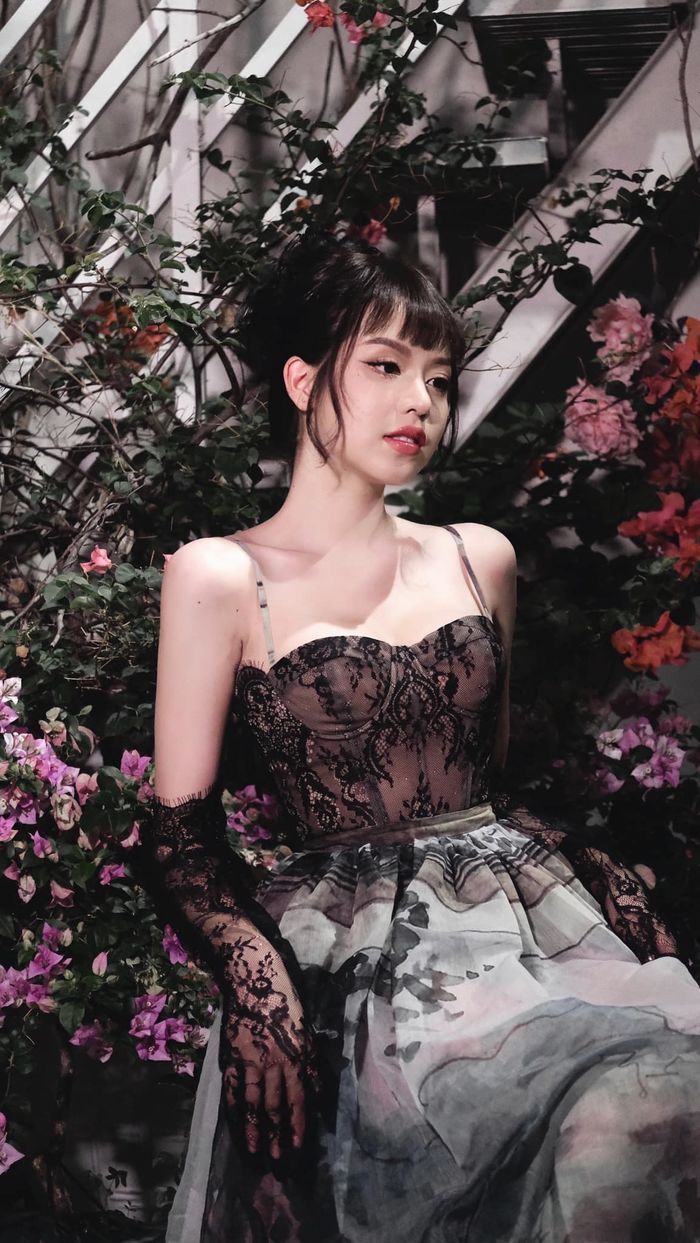 Hoa hậu Thanh Thuỷ thay đổi phong cách thời trang hậu thẩm mỹ
