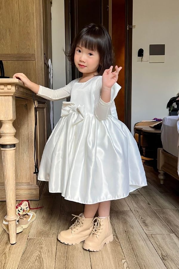 “Hot girl Tây Hồ” nhà Justatee: 4 tuổi debut làng nhạc Việt