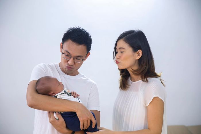 Mâu Thủy được chồng sắp cưới cưng hết mực, giúp đỡ chăm con