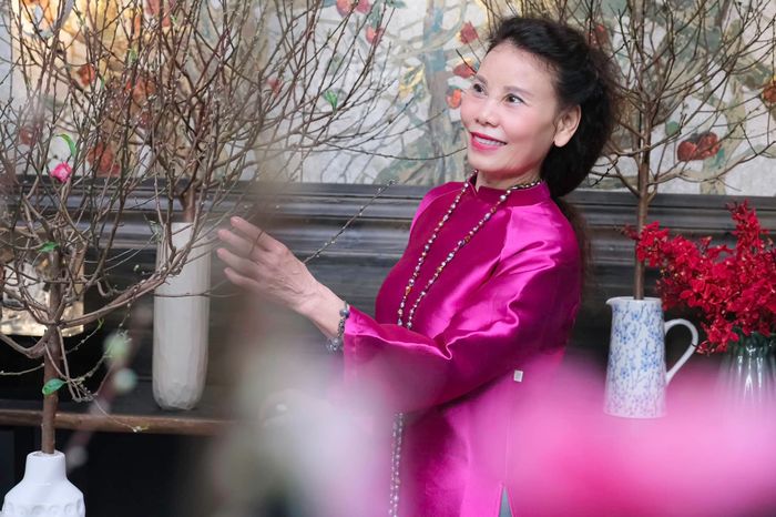 Mẹ nữ hoàng giải trí Hà Hồ: Cuộc sống sung túc, chăm chỉ giữ dáng