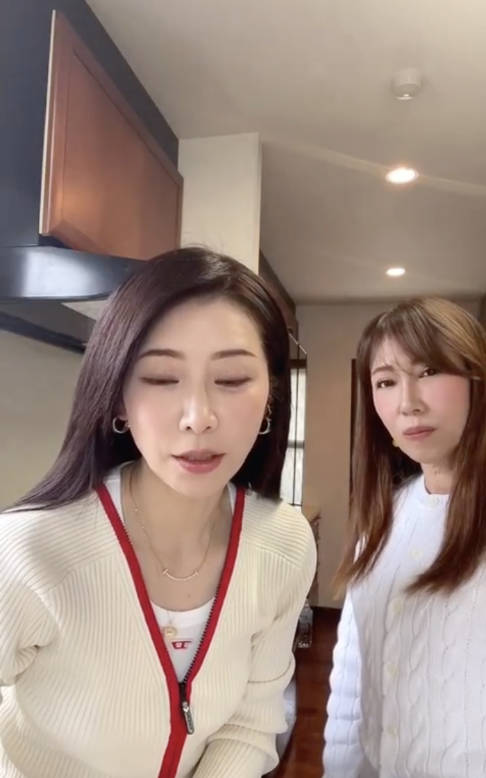 Mỹ nhân U60 vẫn bị nhầm là gái đôi mươi: Đam mê chăm da, độ dáng