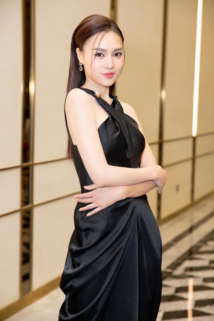 Ngọc nữ Hà Tăng rục rịch tái xuất, chặt đẹp đàn em Lan Ngọc