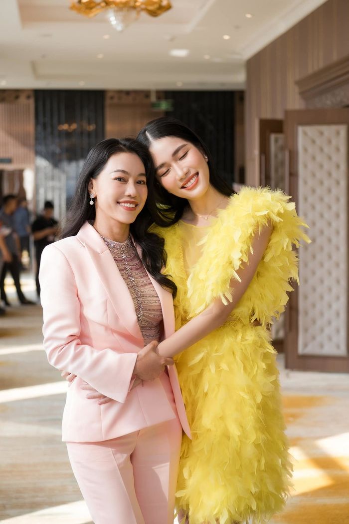 Phản ứng của bà trùm Hoa hậu khi dàn gái cưng lần lượt đi lấy chồng