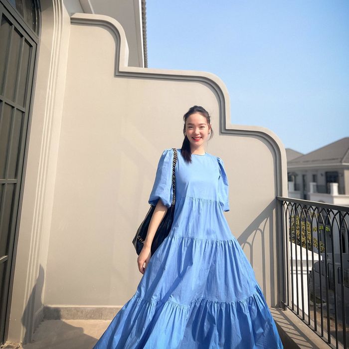 Style mẹ bầu Minh Hằng: Đời thường nền nã, đi sự kiện là chặt chém