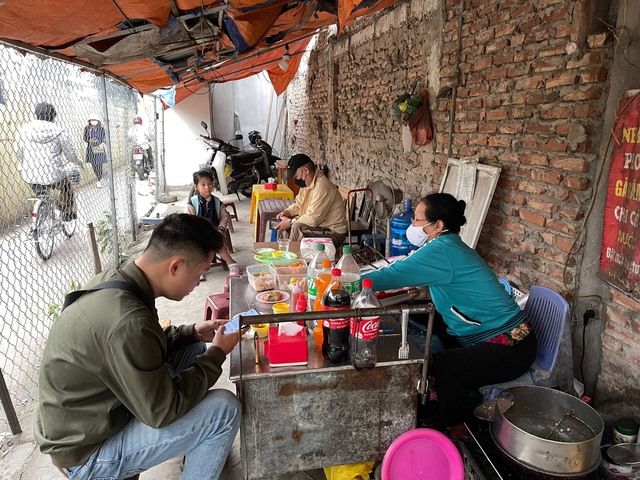 Sự thật về kỳ nghỉ 5 tháng du lịch châu Âu của người phụ nữ bán nem