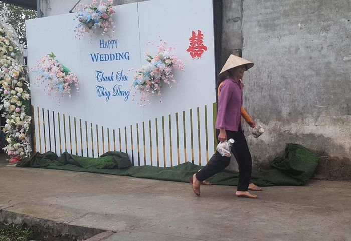 Tình làng nghĩa xóm vùng quê: Ăn cỗ xong còn phải xách đồ ăn về