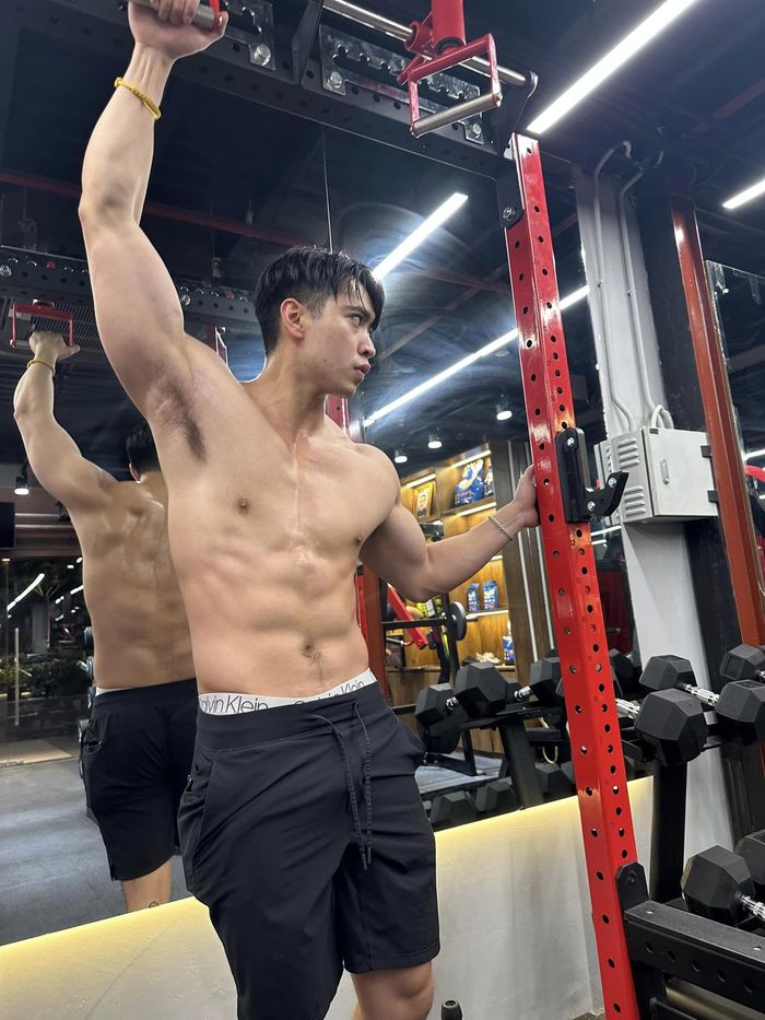 Profile chàng Việt kiều Mỹ đăng quang Mister Fitness Supermodel World 