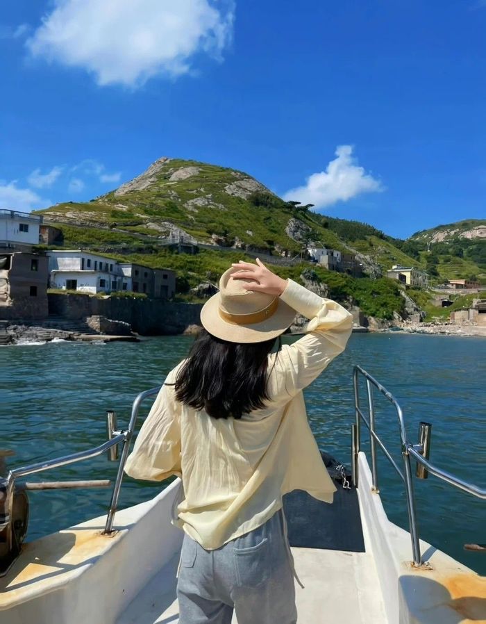 Bỏ chốn thành thị, chỉ cần tháng lương cuối cùng cũng đủ sống tại đảo