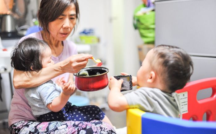 Mẹ bỉm ái ngại khi nhờ ông bà chăm sóc con