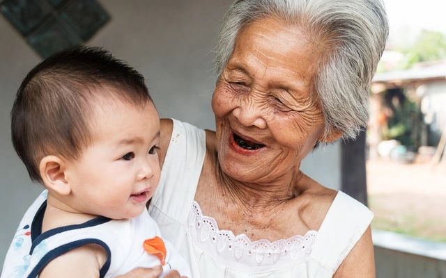 Mẹ bỉm ái ngại khi nhờ ông bà chăm sóc con